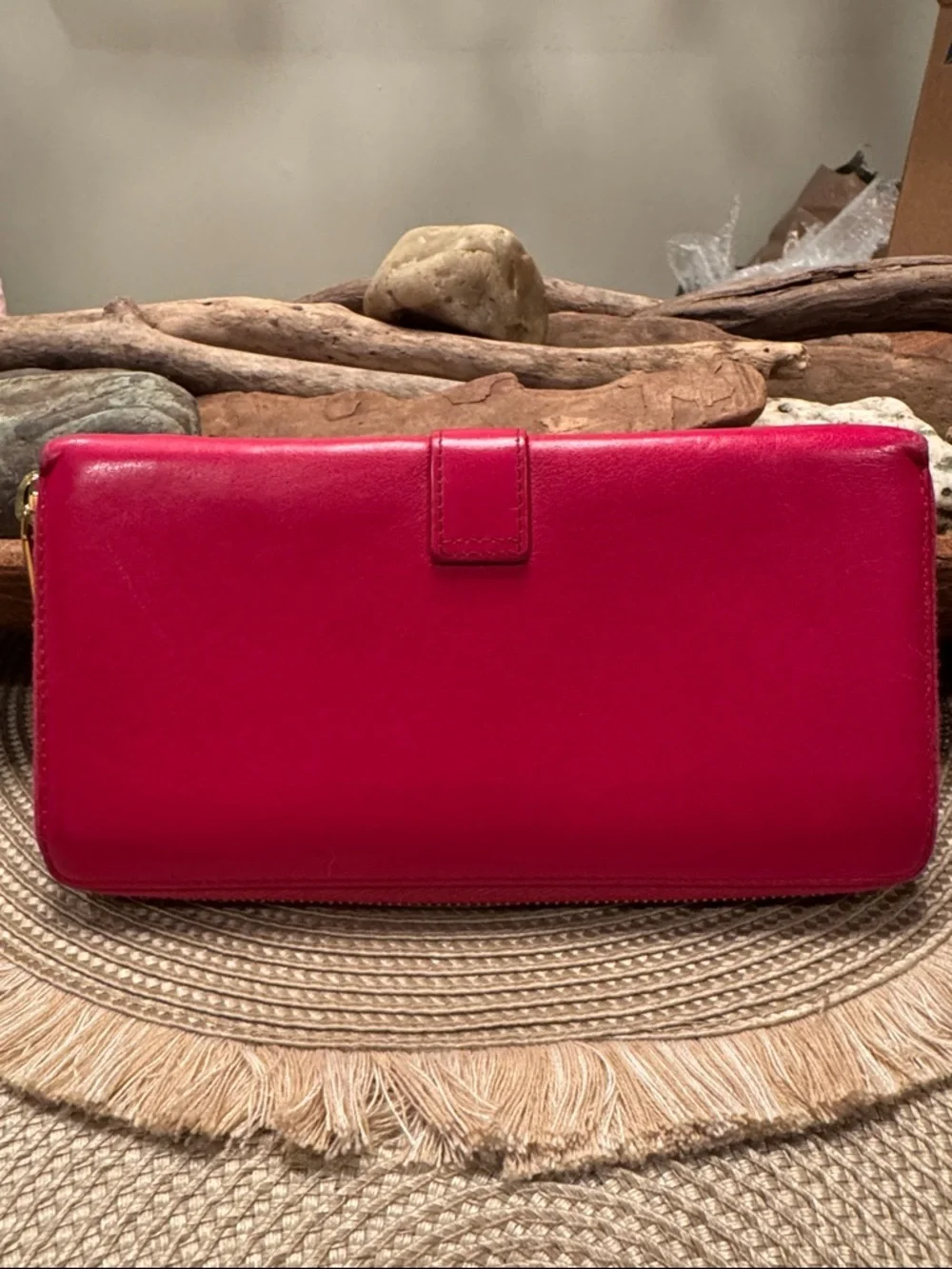 Yves Saint Laurent Fuchsia Leather Clutch with Gold Y Closure - Picture 2 of 10